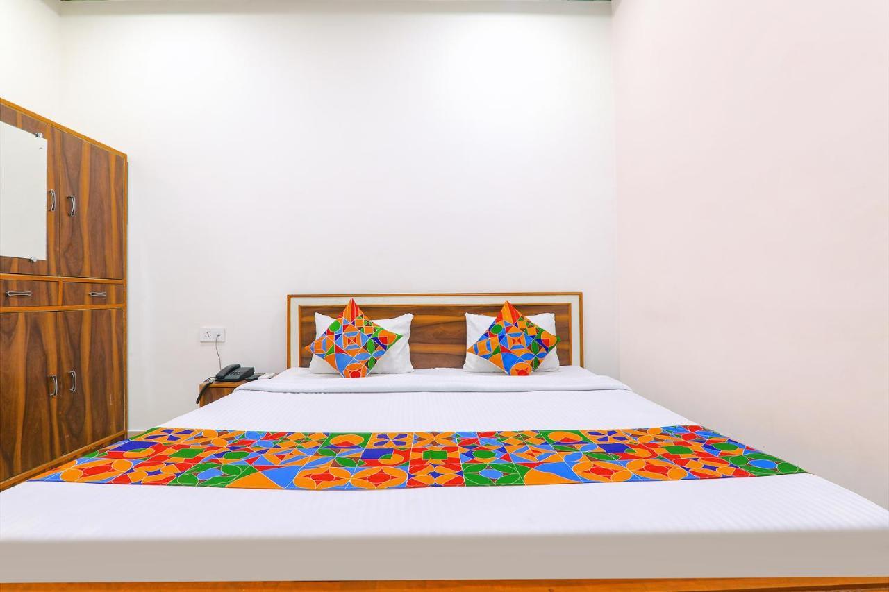 Capital O 64299 Hotel Suncity Juhi Bari Экстерьер фото