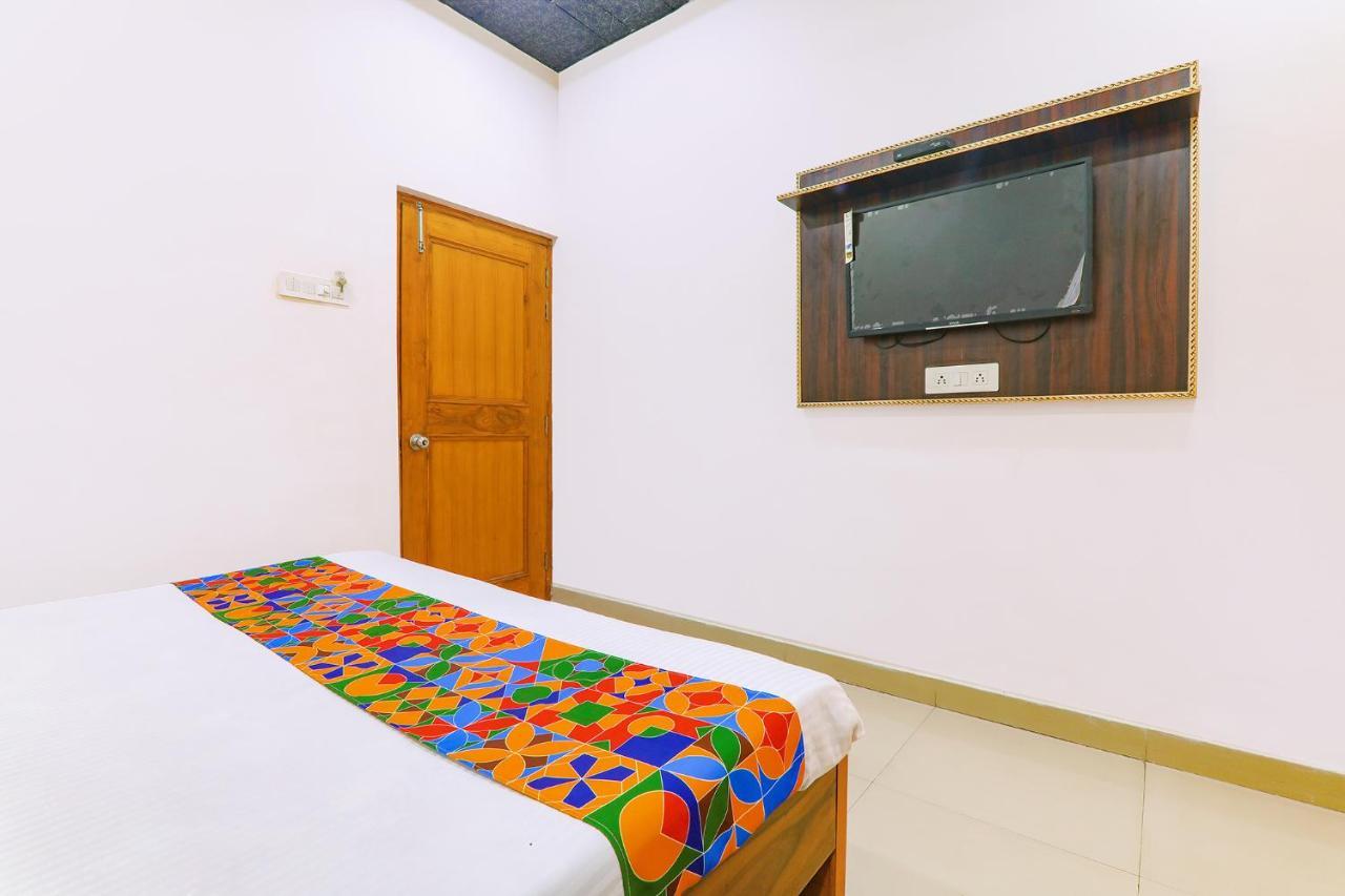 Capital O 64299 Hotel Suncity Juhi Bari Экстерьер фото
